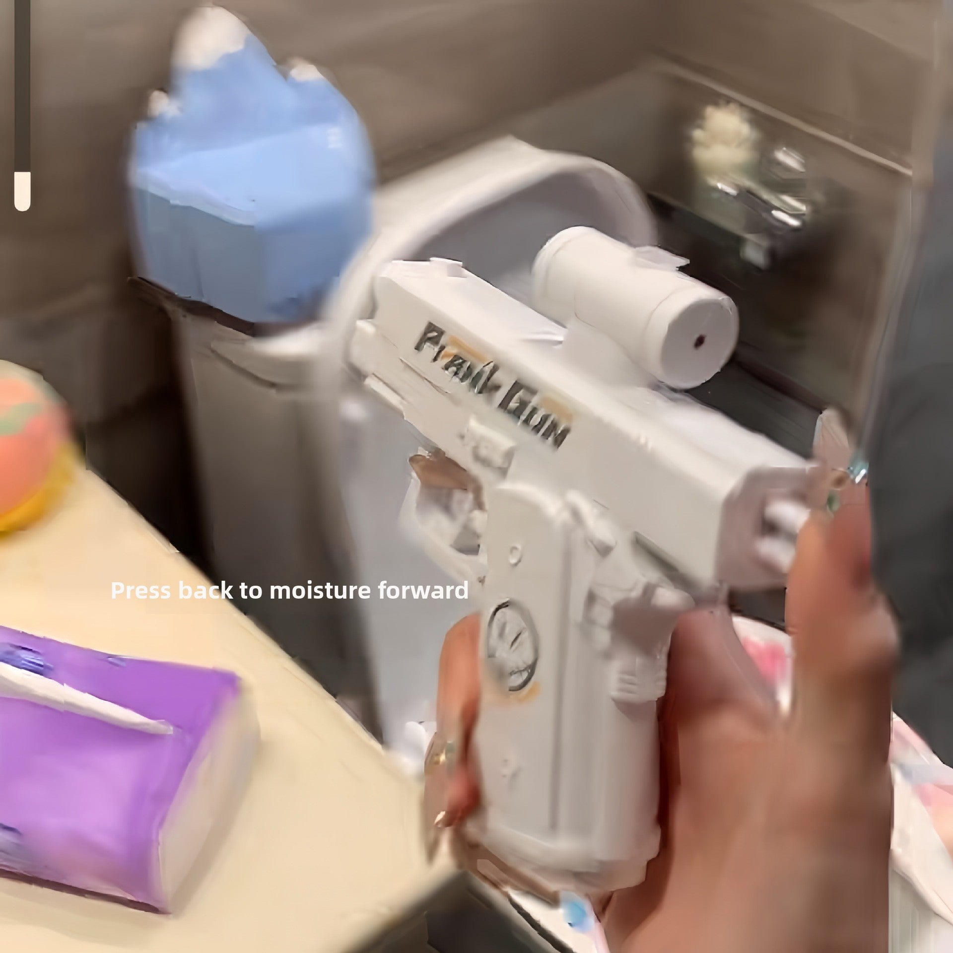 Reverse Spray Mini Water Gun – Funny Self-Prank Toy for Parties