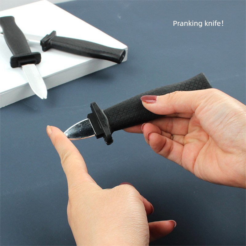 Retractable Prank Knife Toy – Safe Fake Stabbing Gag Prop 2 units