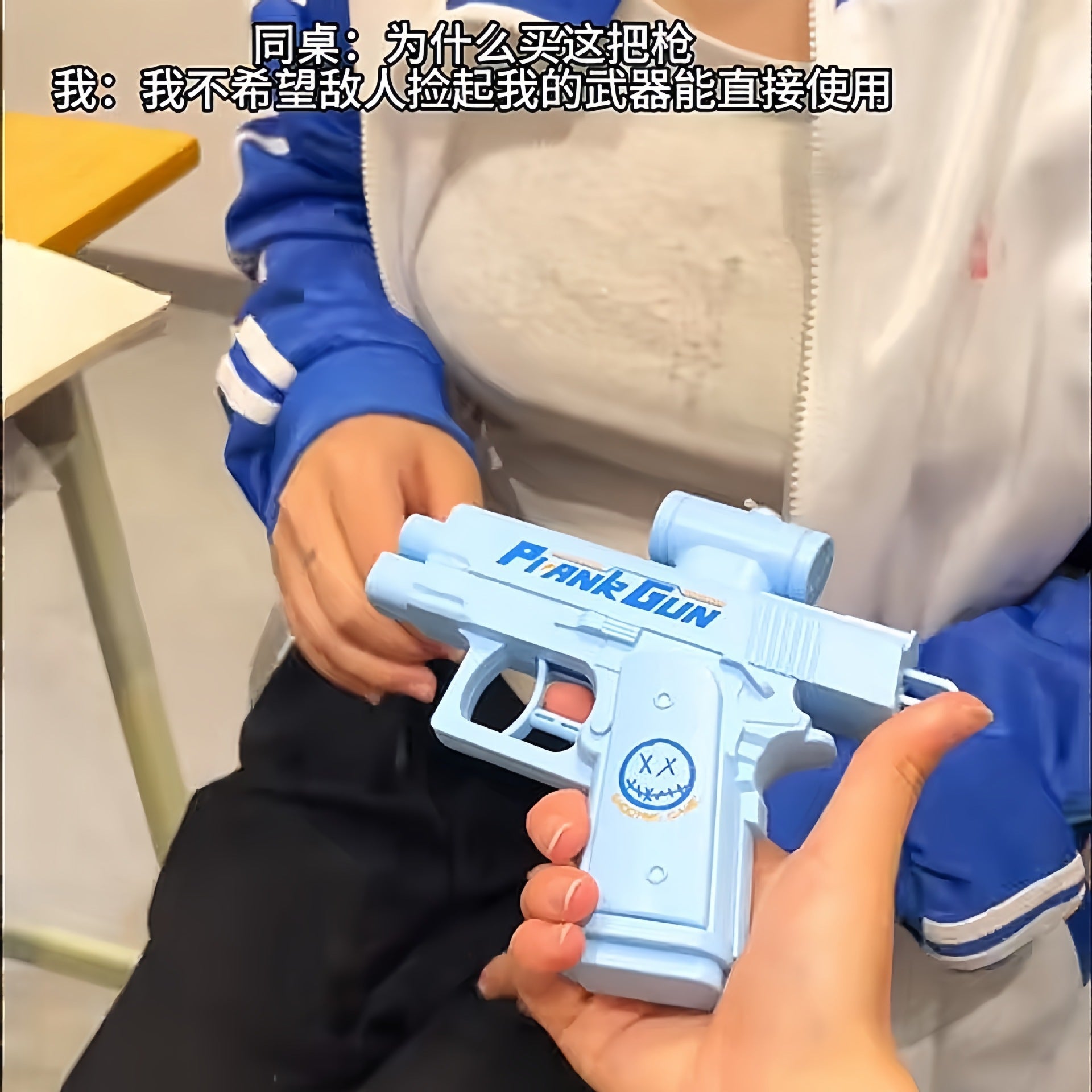 Reverse Spray Mini Water Gun – Funny Self-Prank Toy for Parties
